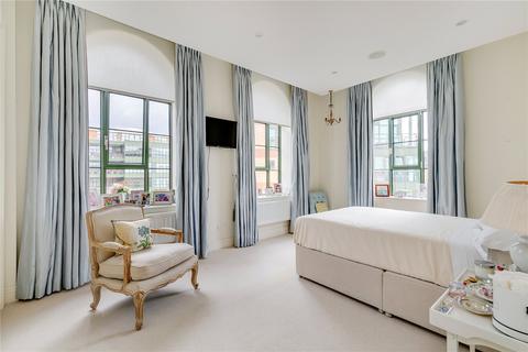 3 bedroom flat for sale - Richard Burbidge Mansions, Harrods Village, Barnes, London
