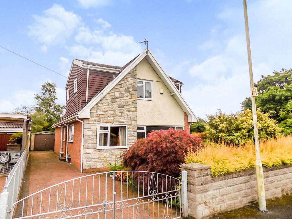 Glanynant, Pencoed, Bridgend County. CF35 6TG 3 bed detached bungalow