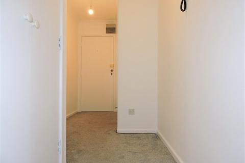 Flat 8, Finsbury Court Parkside, Waltham Cross, EN8 7TH