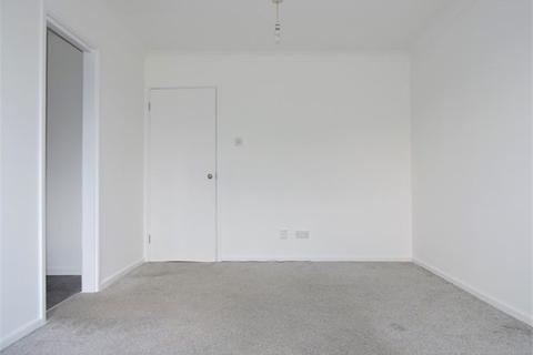 Flat 8, Finsbury Court Parkside, Waltham Cross, EN8 7TH