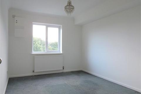 Flat 8, Finsbury Court Parkside, Waltham Cross, EN8 7TH