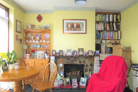 102 Albany Road, Enfield, EN3 5UE