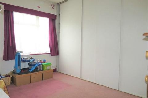102 Albany Road, Enfield, EN3 5UE