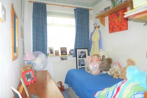 102 Albany Road, Enfield, EN3 5UE