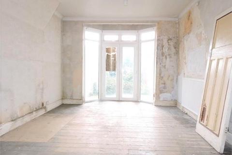 420 Bury Street West, London, N9 9JU