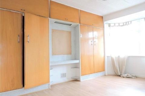 420 Bury Street West, London, N9 9JU