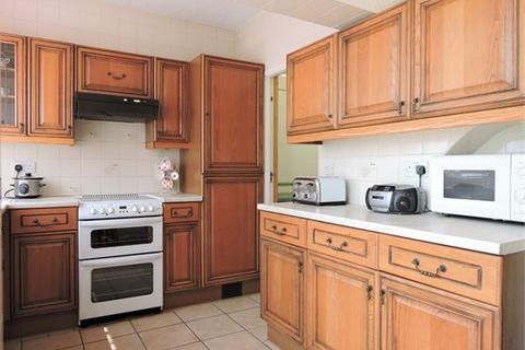 83 Albany Road, Enfield, EN3 5UD