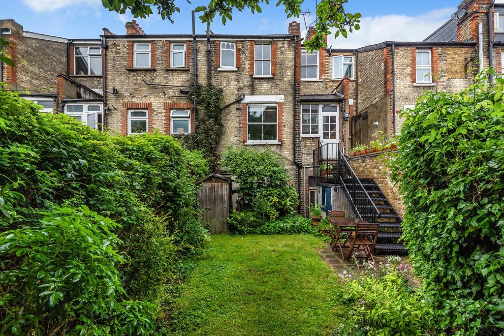 Middle Lane, Crouch End 4 bed flat £840,000