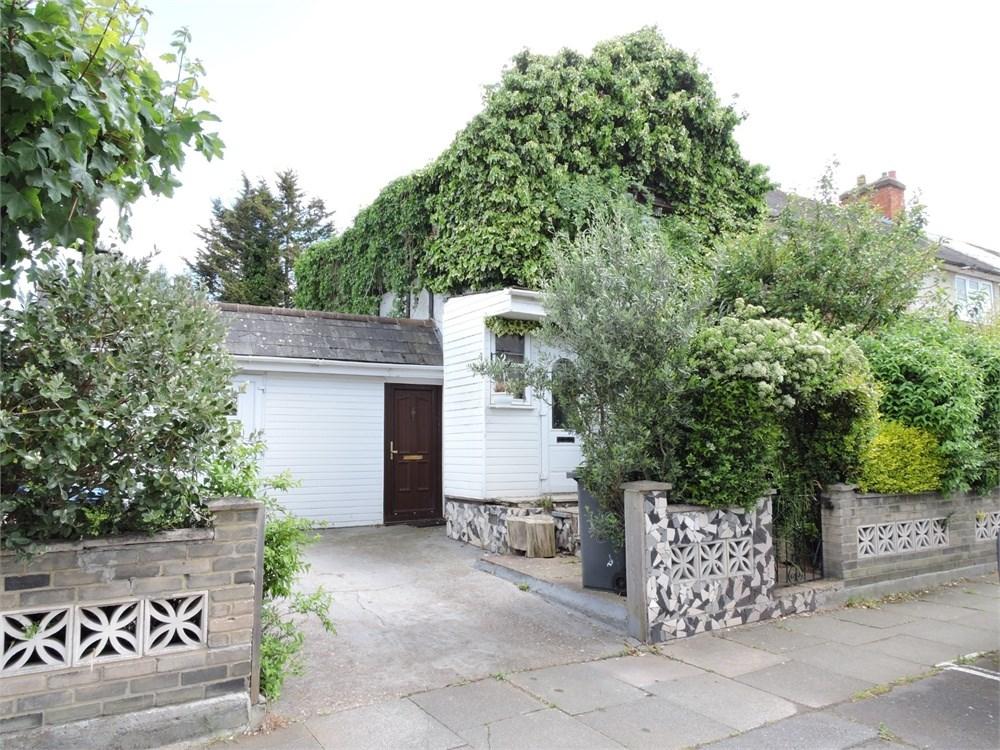 Oldbury Road, Enfield, EN1 3 bed end of terrace house for sale £450,000