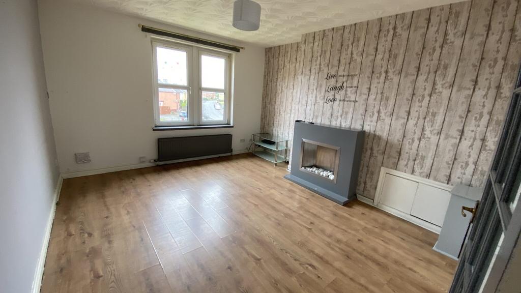 Hillside Crescent, Low Waters 1 bed flat £450 pcm (£104 pw)