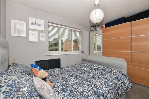 217 Mullards Close, Hackbridge, Mitcham, CR4 4FF