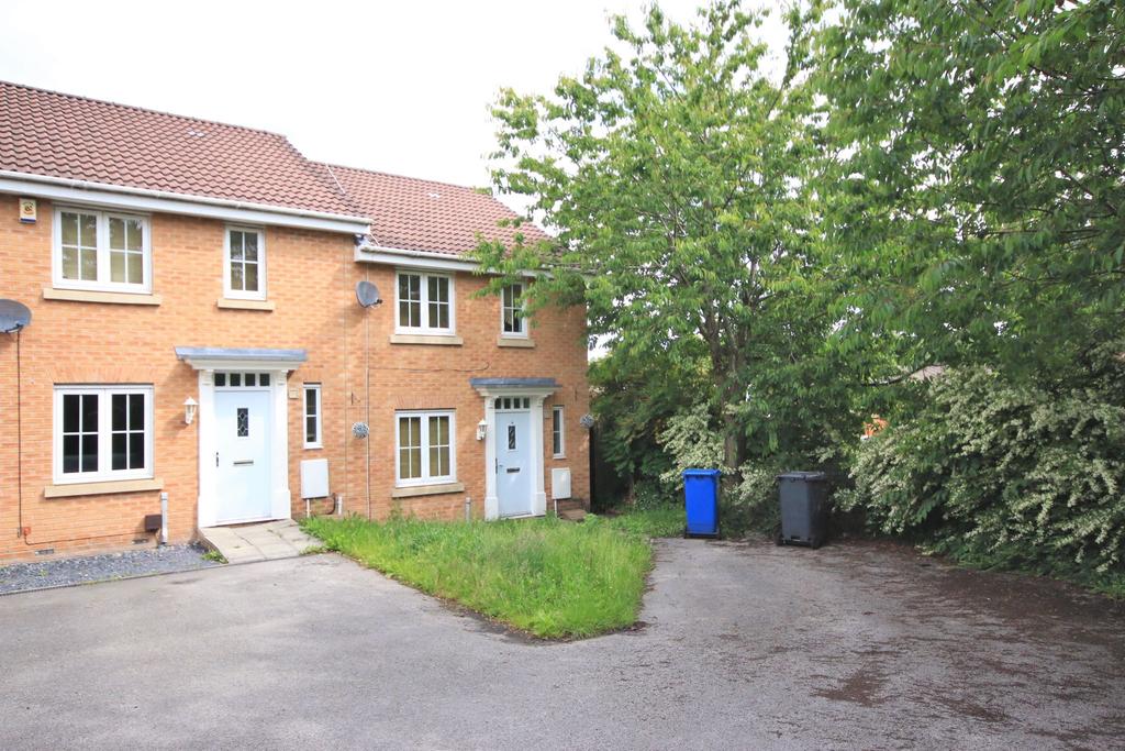 Wessex Drive, Wigan, WN3 3 bed townhouse £750 pcm (£173 pw)