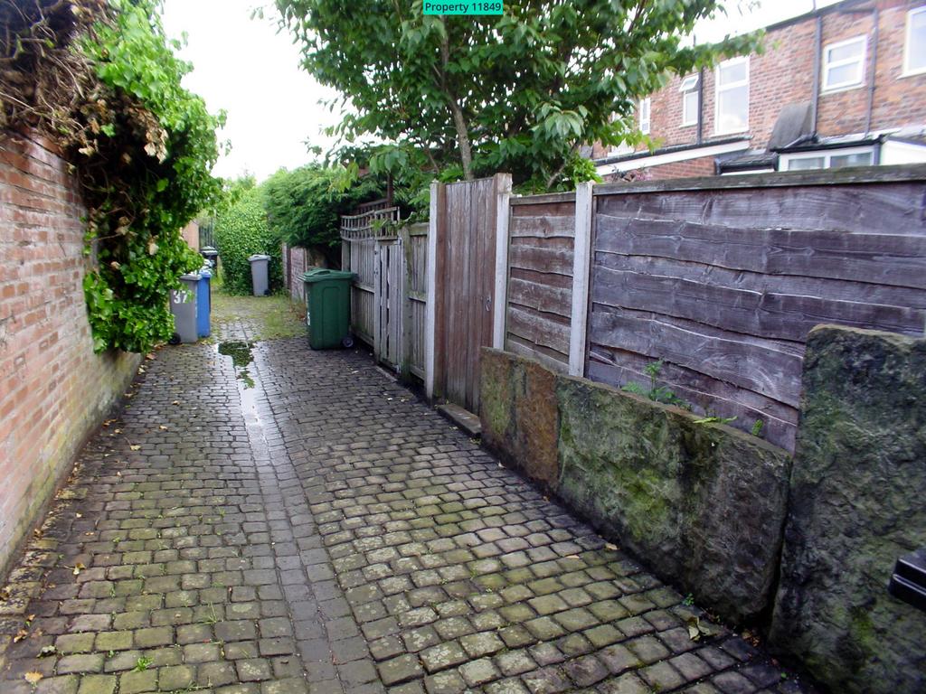 Gated rear access via shared alleyway