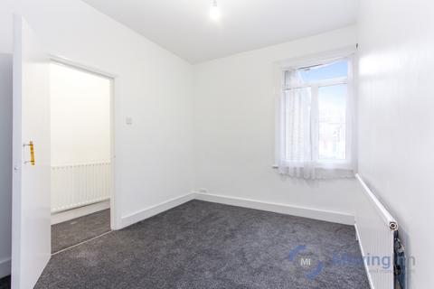 3 bedroom end of terrace house to rent - Livingstone Road, Thornton Heath, Surrey, CR7