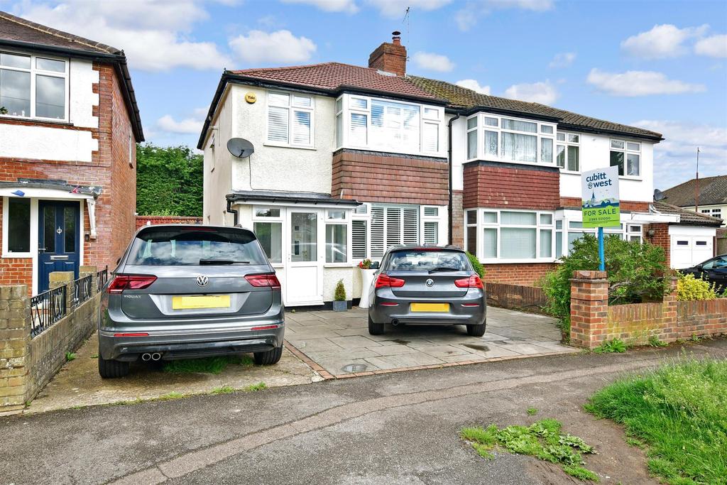 Hamsey Green Gardens, Warlingham, Surrey 3 bed semidetached house £