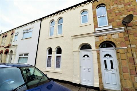 2 bedroom house to rent, Red Lion Street, Redcar, TS10