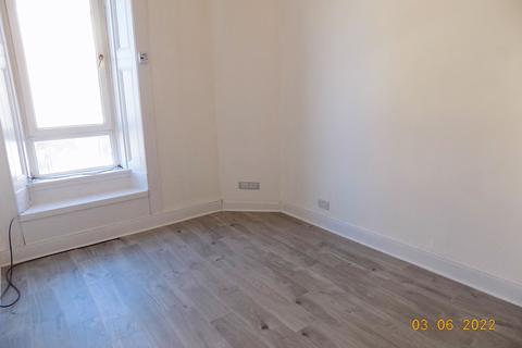 1 bedroom flat to rent, 72 Causeyside Street, Flat 1/2, Paisley, PA1 1YP.