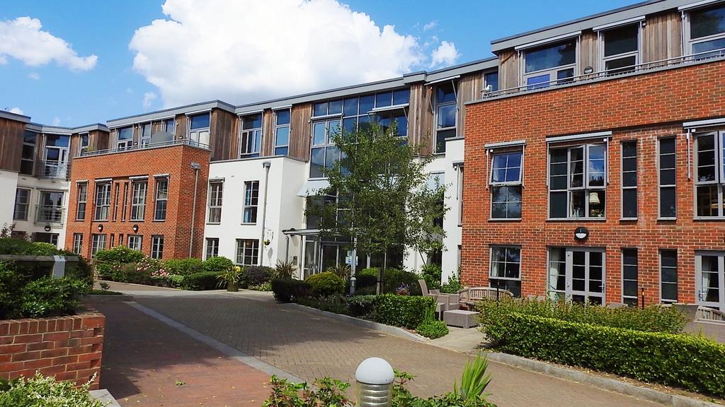 Liberty House, Kingston Road, Raynes Park SW20 1 bed ground floor flat