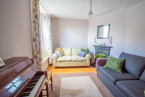 11 Cornhill, Ottery St Mary, EX11 1DW