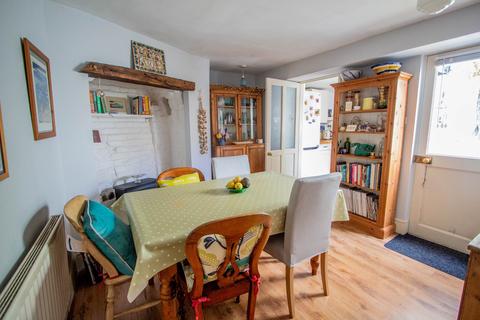 11 Cornhill, Ottery St Mary, EX11 1DW