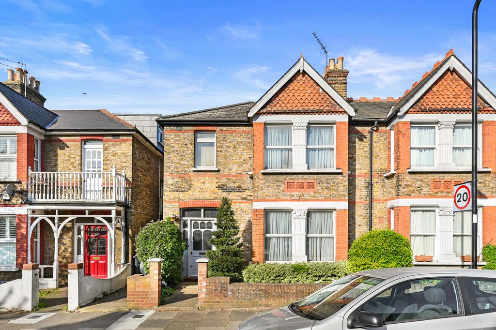 Kingsley Avenue, Ealing, London, W13 4 bed semidetached house £900,000