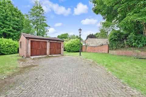Greenwood Carters Hill Lane, Meopham, Gravesend, DA13 0UG