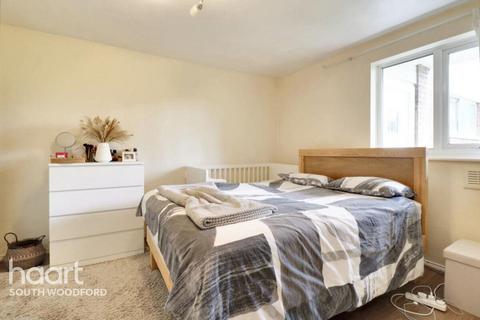 2 bedroom apartment to rent, Victoria Road, London