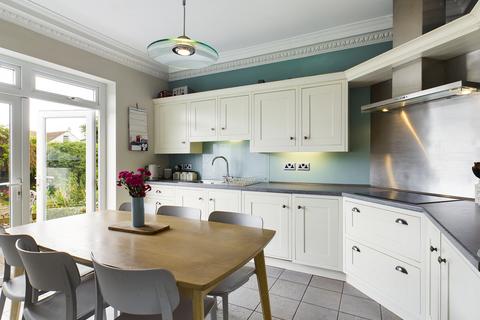 45 Manor Road, Paignton, TQ3 2HZ