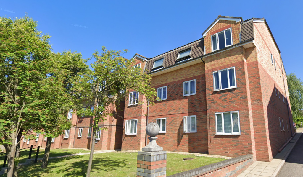Park Road, EN4 1 bed flat £1,300 pcm (£300 pw)