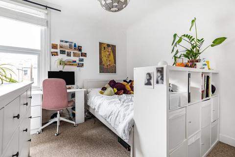 61 Fairlight Road, London, SW17 0JE