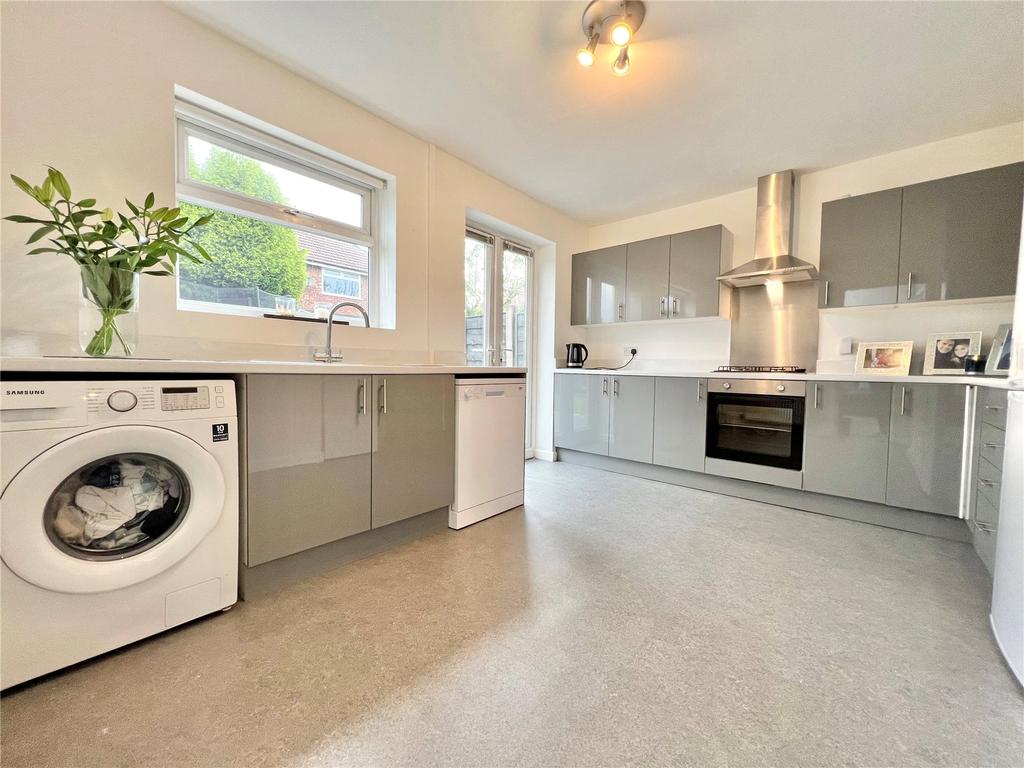 Hill View Road, Dane Bank, Denton, M34 3 bed semidetached house £333,000