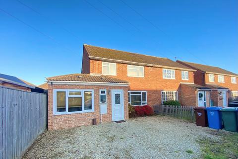 4 bedroom semi-detached house to rent, Beech Crescent, Kidlington, North Oxford, Oxfordshire, OX5