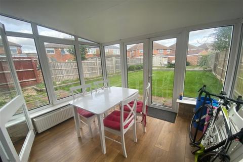 5 bedroom semi-detached house to rent, Beech Crescent, Kidlington, North Oxford, Oxfordshire, OX5