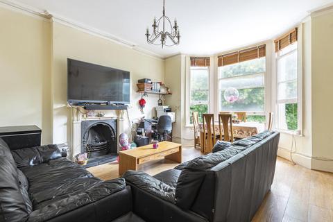 18b Avenue Crescent, London, W3 8EP