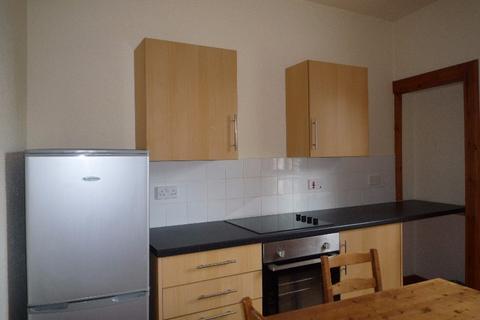 3 bedroom flat to rent, Nethergate, City Centre, Dundee, DD1
