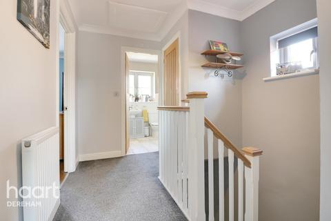 27 Adcock Road, Watton, Thetford, IP25 6NX