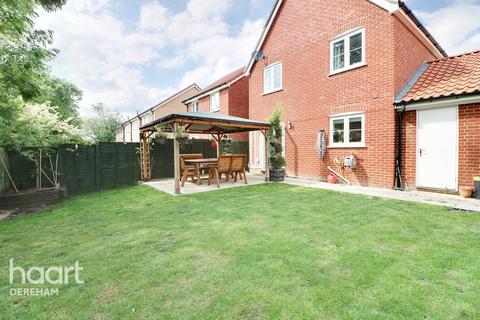 27 Adcock Road, Watton, Thetford, IP25 6NX