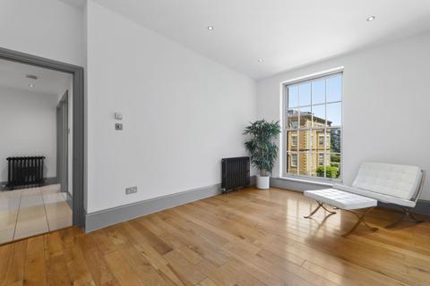 2 bedroom apartment to rent, Princess Park Manor, Royal Drive, London, N11