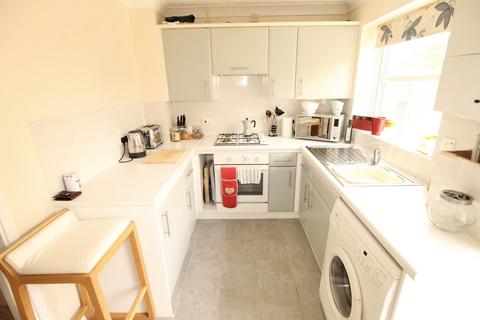 2 bedroom terraced house to rent, Chardstock Close, Exeter