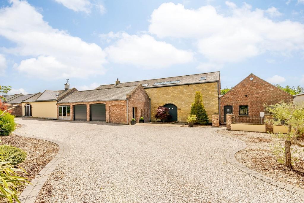 Ingmanthorpe, Wetherby, LS22 6 bed barn conversion - £1,860,000