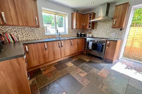 92 Ainsty Road, Wetherby, LS22 7FY