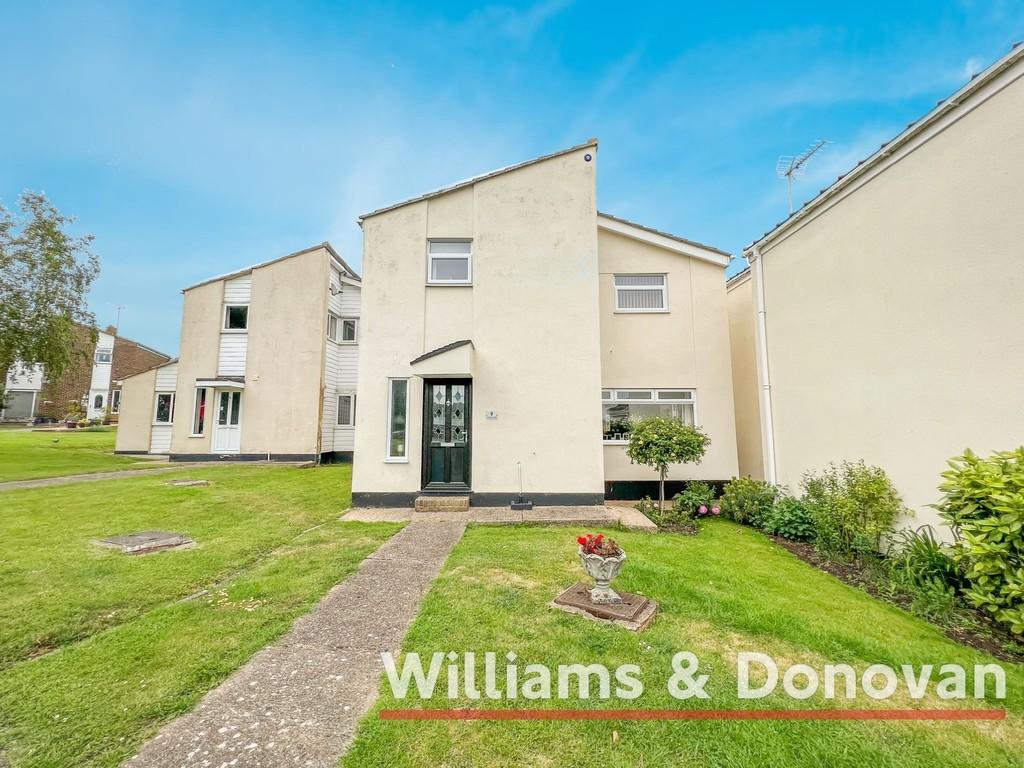 Chestnut Path, Canewdon, Rochford 4 bed detached house £400,000