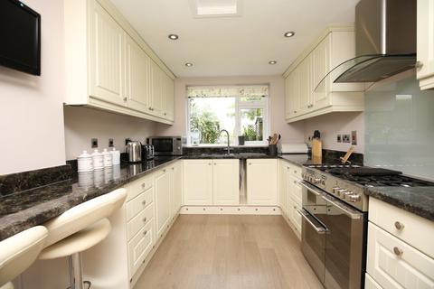 18 Townsend Close, Newton Regis, Tamworth, B79 0NP