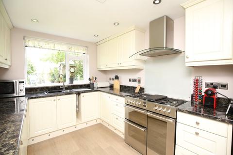 18 Townsend Close, Newton Regis, Tamworth, B79 0NP