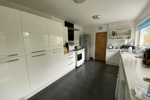 82 Carmarthen Road, Cross Hands, Llanelli, SA14 6SU