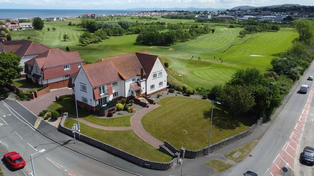 Marine Road, Penrhyn Bay 2 bed apartment £325,000