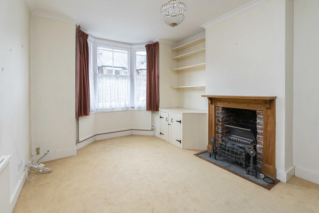 Rothes Road, Dorking 3 bed detached house £600,000