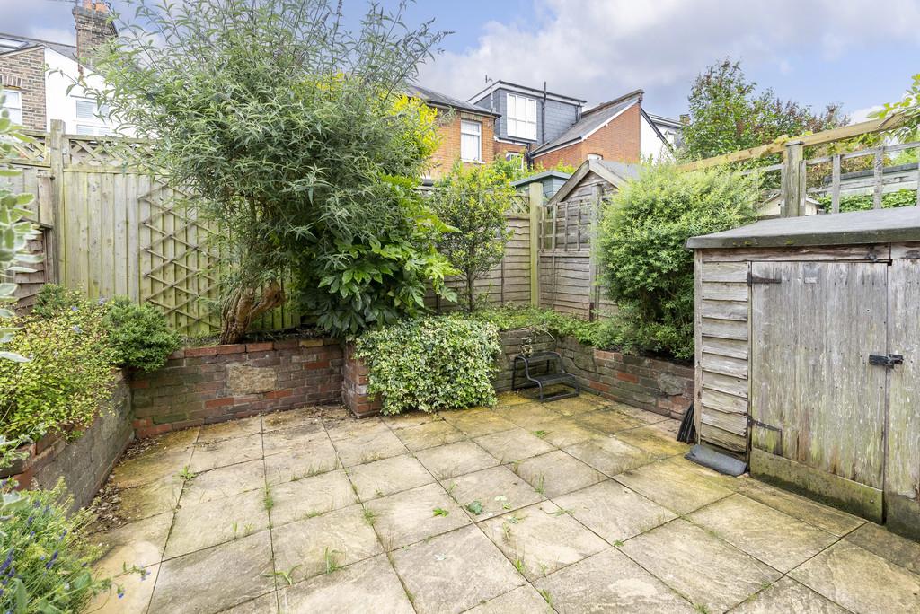 Rothes Road, Dorking 3 bed detached house £600,000
