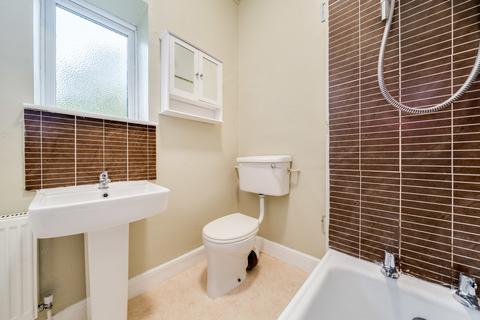2 bedroom terraced house to rent - Moorlands Road, Birkenshaw