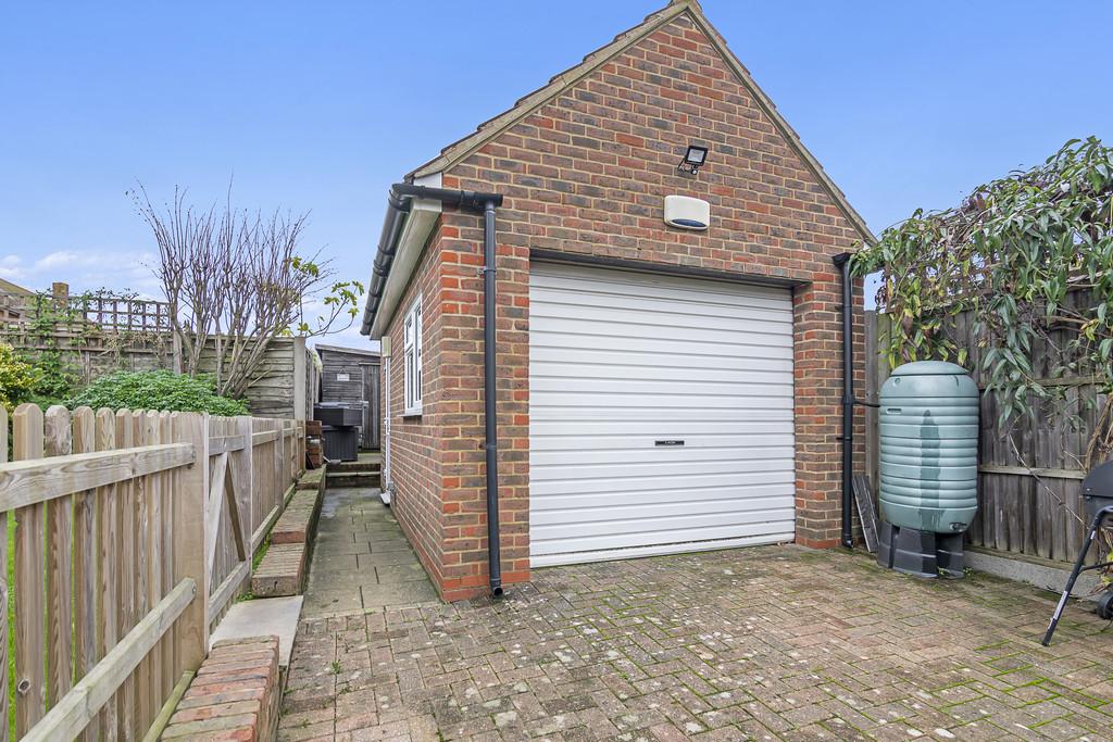 Thaxted Way, Waltham Abbey 4 bed detached house £700,000